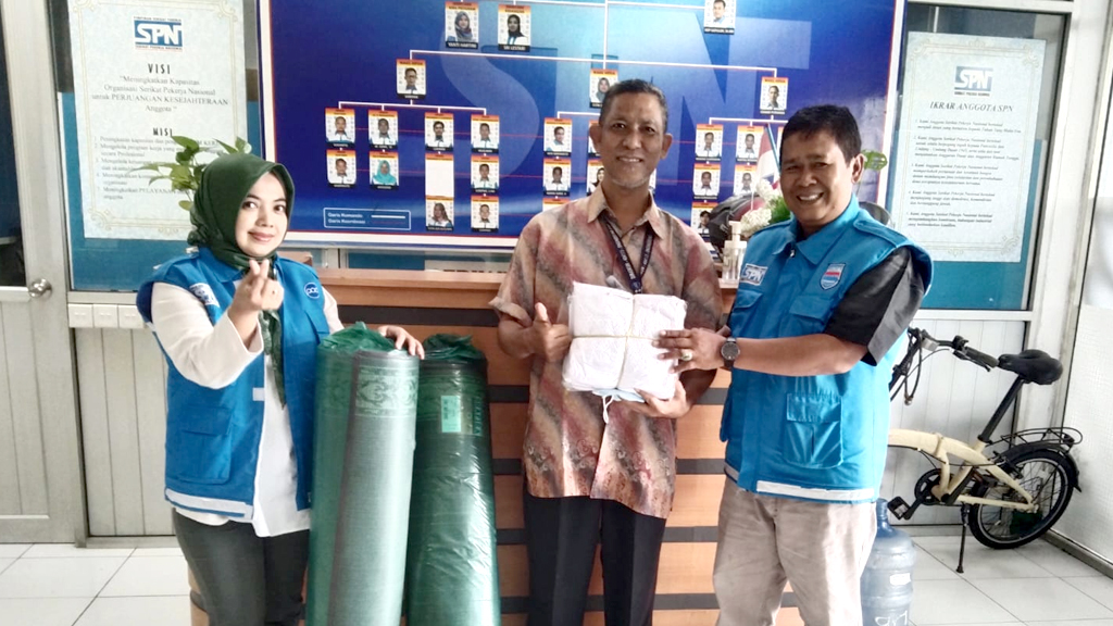 Bantuan Peralatan Ibadah untuk di Area Produksi