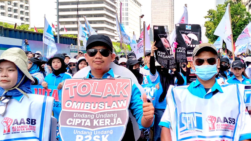 Aksi Tolak Omnibuslaw